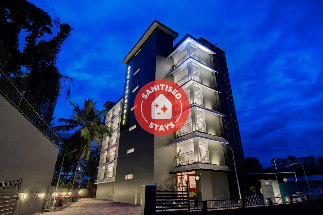 Oyo Townhouse 061 Gcda Kakkanad Signal Hotel Kochi Kültér fotó