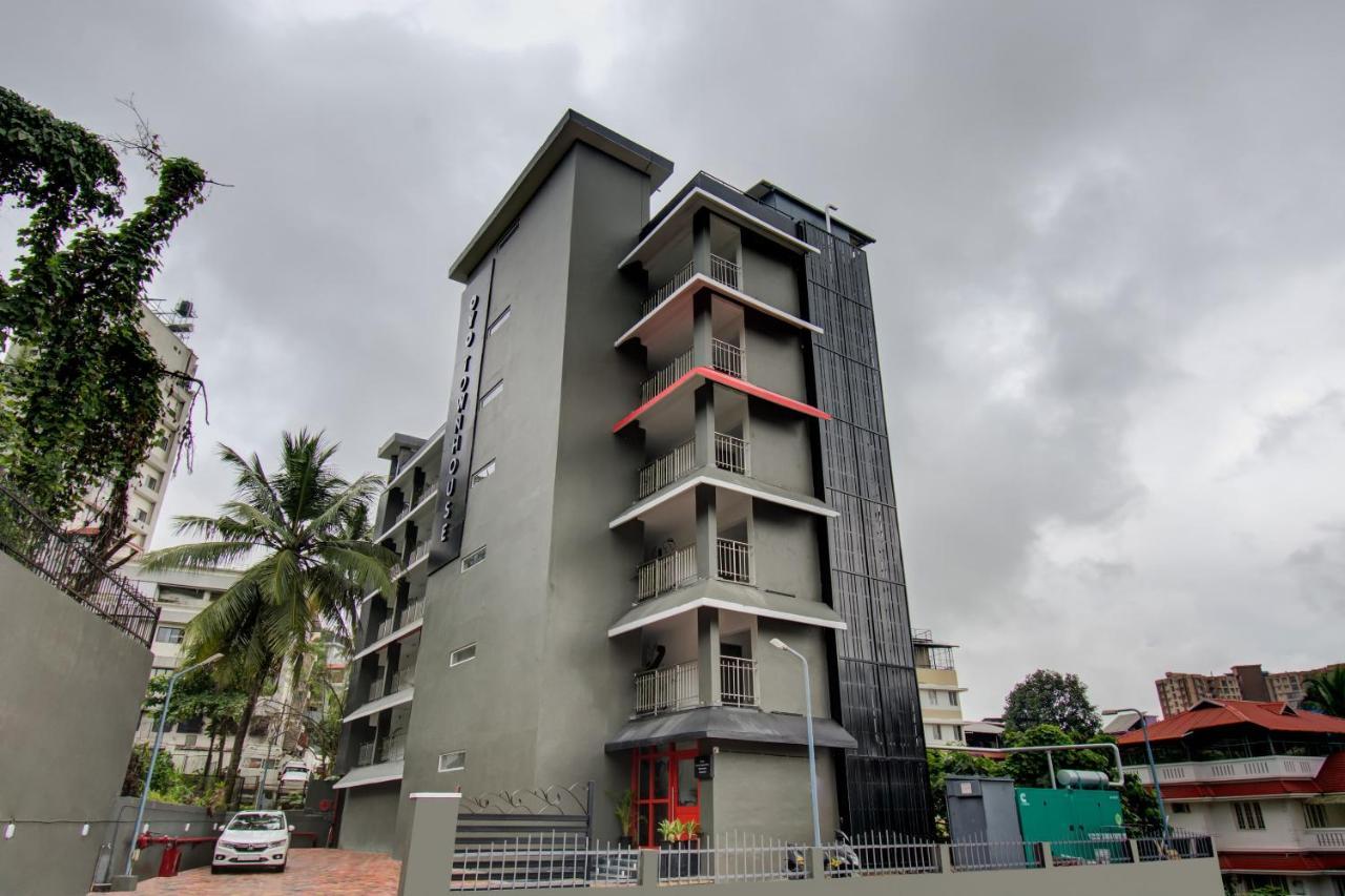 Oyo Townhouse 061 Gcda Kakkanad Signal Hotel Kochi Kültér fotó