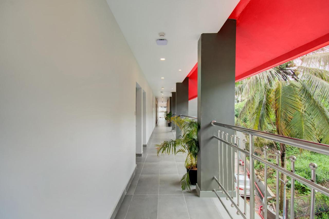 Oyo Townhouse 061 Gcda Kakkanad Signal Hotel Kochi Kültér fotó