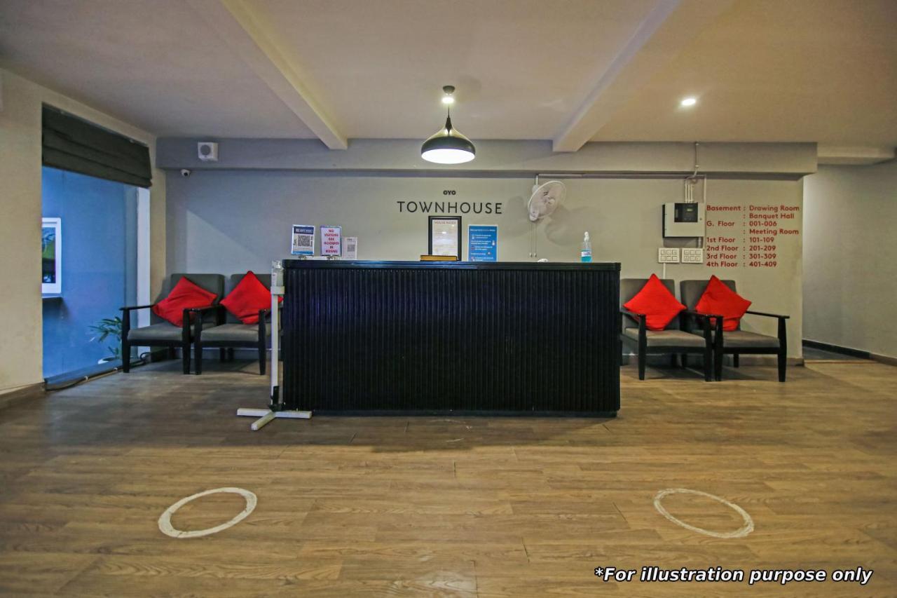 Oyo Townhouse 061 Gcda Kakkanad Signal Hotel Kochi Kültér fotó